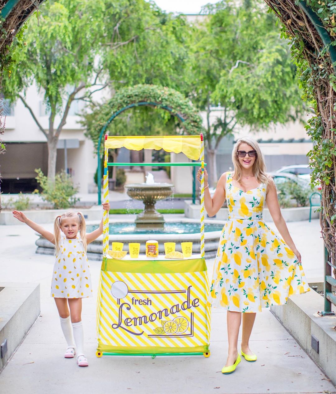 Yellow tieks outlet